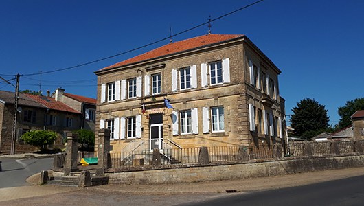 La mairie de Verneuil-Grand en Meuse