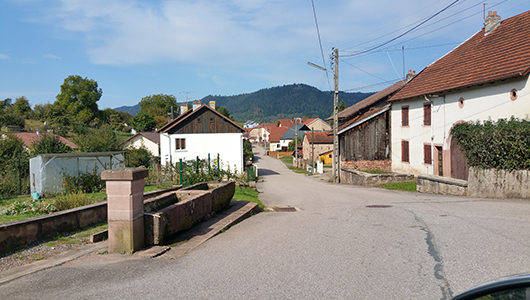 Une vue générale de la commune de Vieux-Moulin dans les Vosges