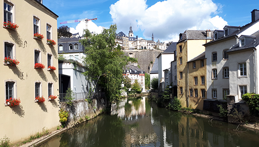Vue depuis le pont du Grund à Luxembourg ville