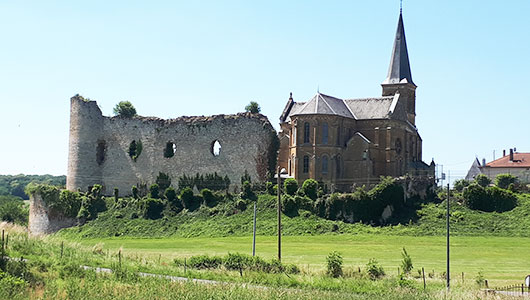 Ruine féodale de Louppy-sur-Loison en Meuse