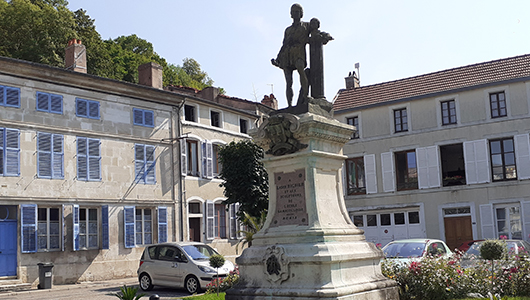 Statue de Ligier Richier à Saint-Mihiel en Meuse
