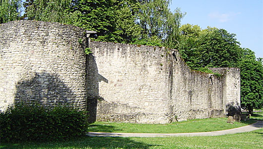 Les restes des fortifications de Sarrebourg en Moselle
