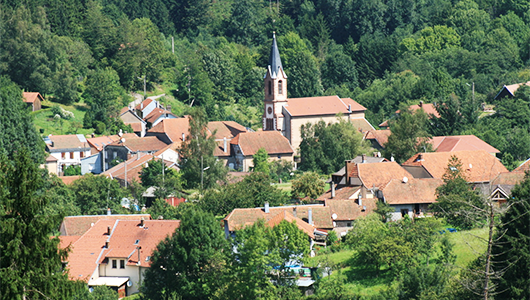 Une vue générale de la commune de Raon-sur-Plaine dans les Vosges