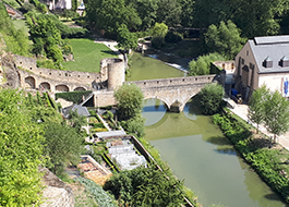 Le mur et le pont de Wenceslas à Luxembourg ville