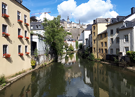 Vue depuis le pont du Grund à Luxembourg ville