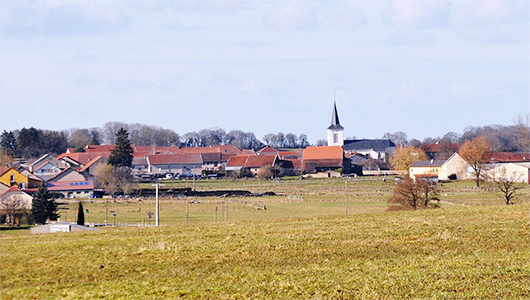 Une vue générale de la commune d'Hattigny en Moselle
