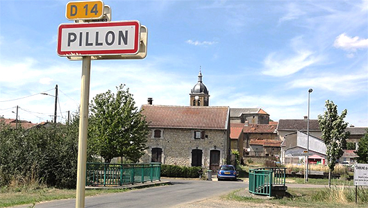 Une vue générale de la commune de Pillon en Meuse